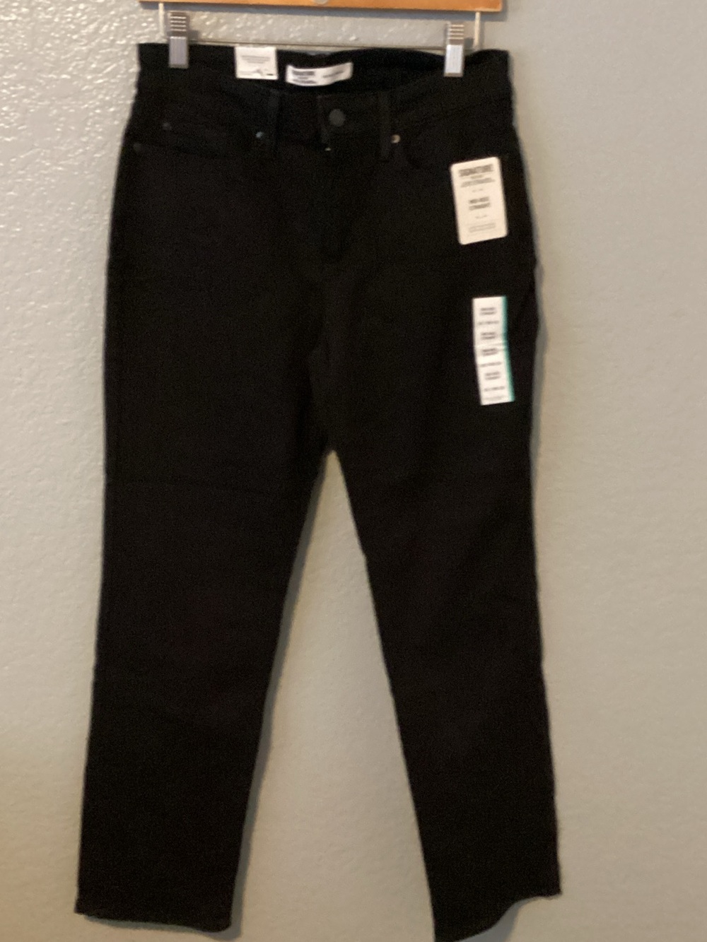 Signature by Levi Strauss Black Straight Leg Women's Jeans NWT